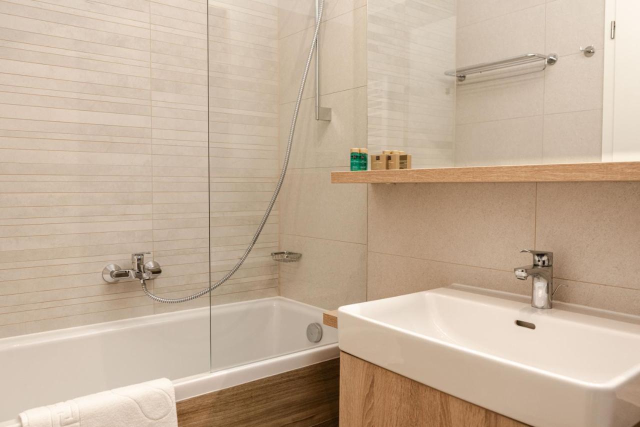 Apart B&V 701 Coresi - Luxury Mountain Haven Braşov Buitenkant foto