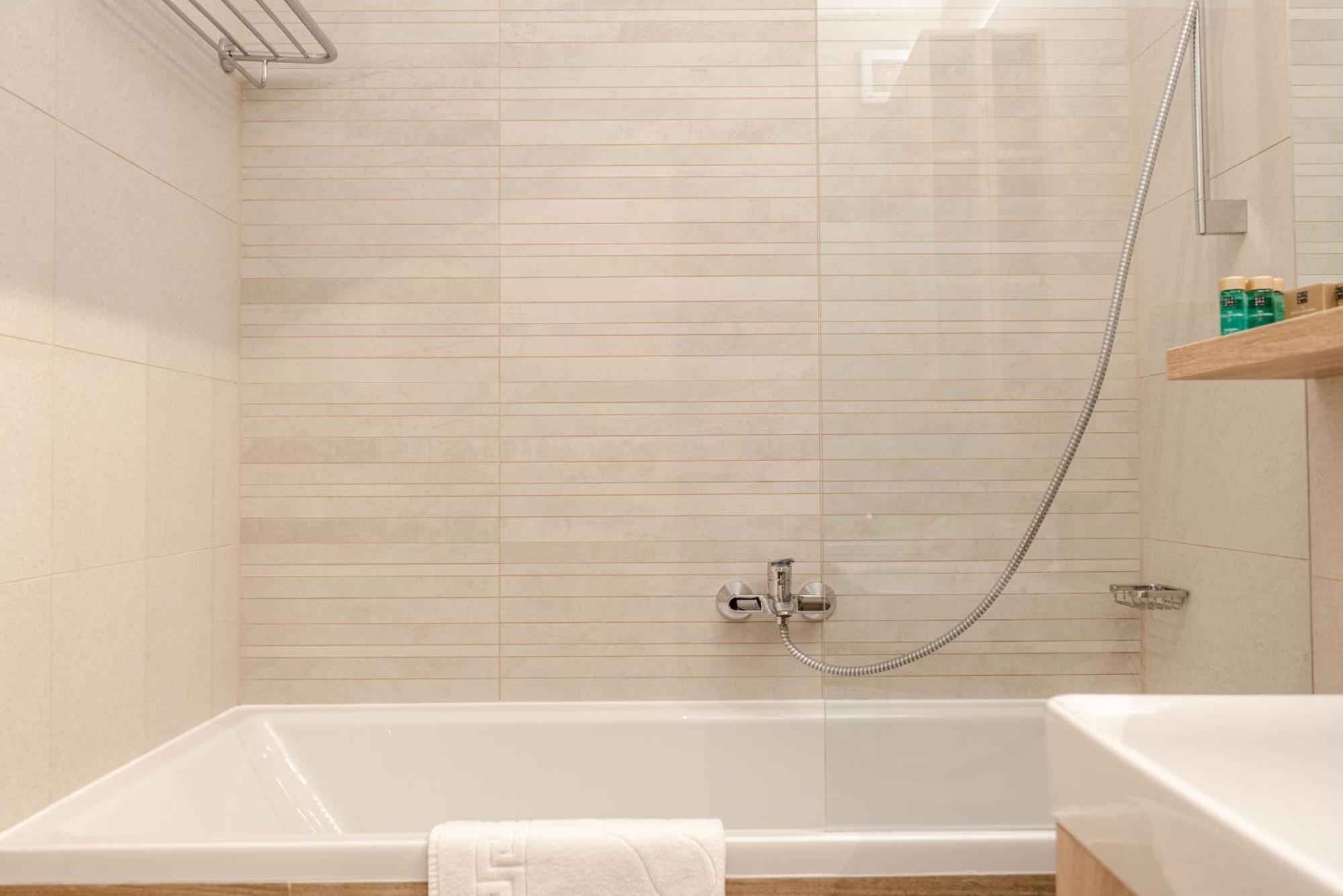 Apart B&V 701 Coresi - Luxury Mountain Haven Braşov Buitenkant foto
